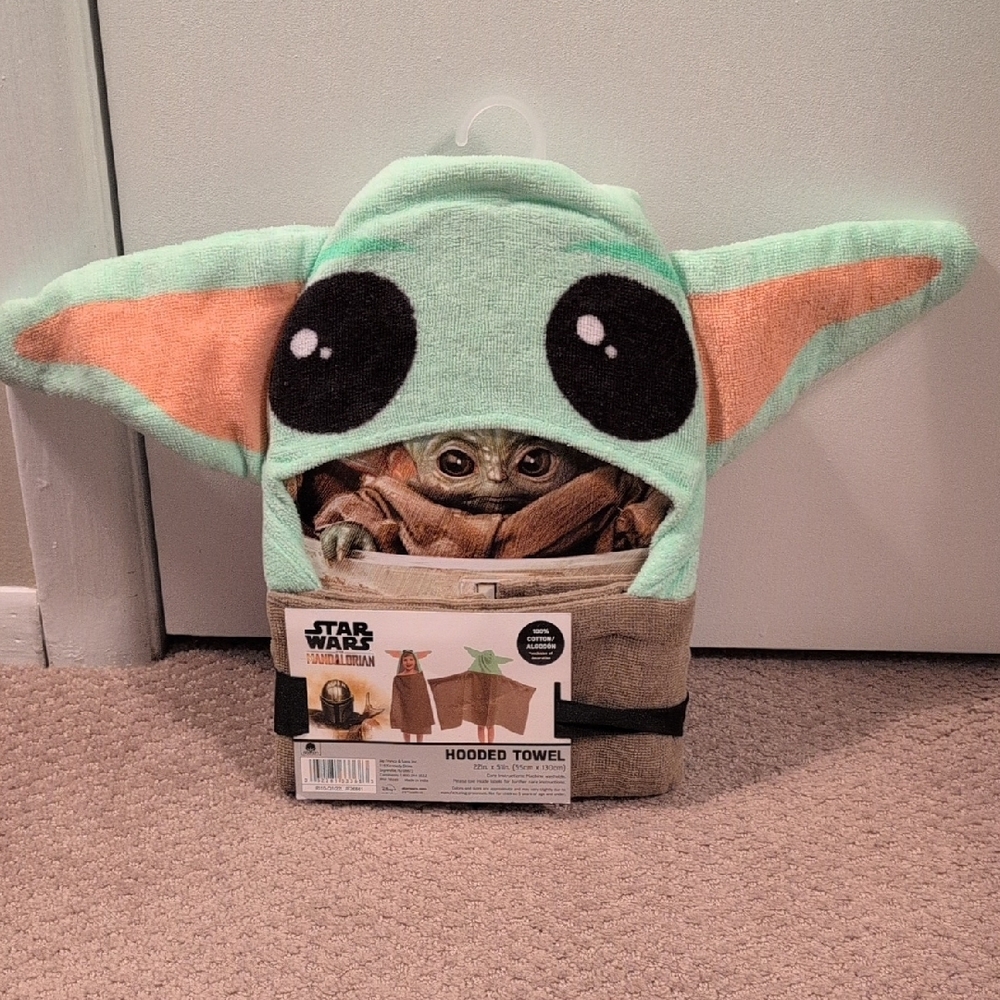 Star Wars Kid's Yoda Hooded Towel NWT